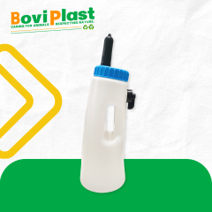 2.5L PE calf feeding bottle