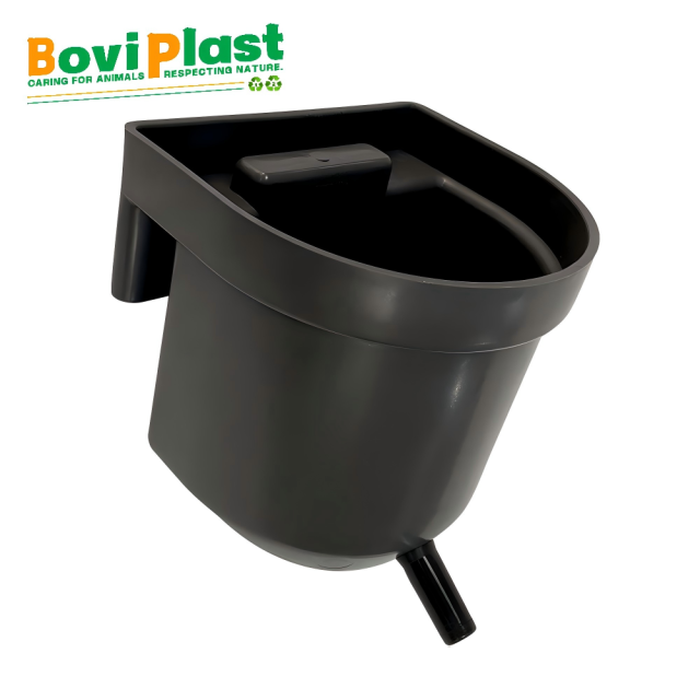 4L calf feeding bucket with silicone nipple