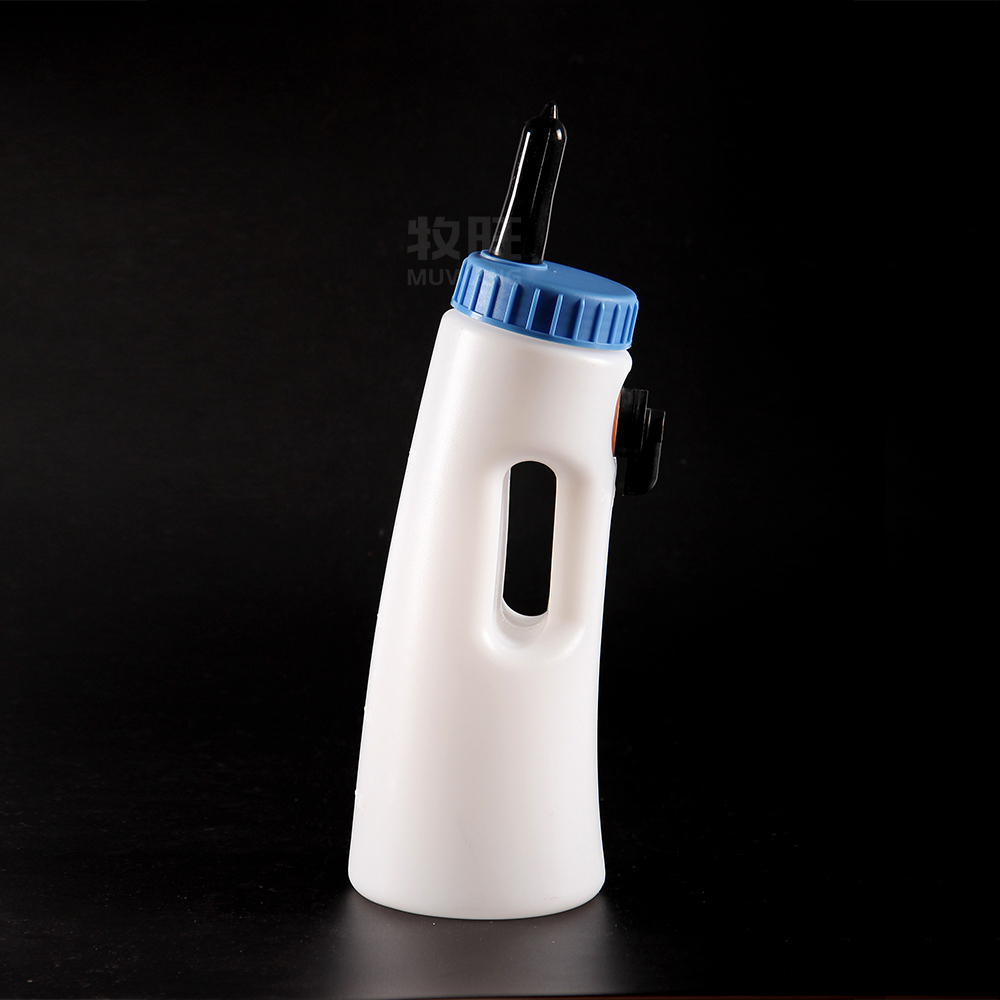 2.5L PE calf feeding bottle