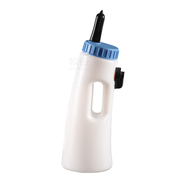 2.5L PE calf feeding bottle