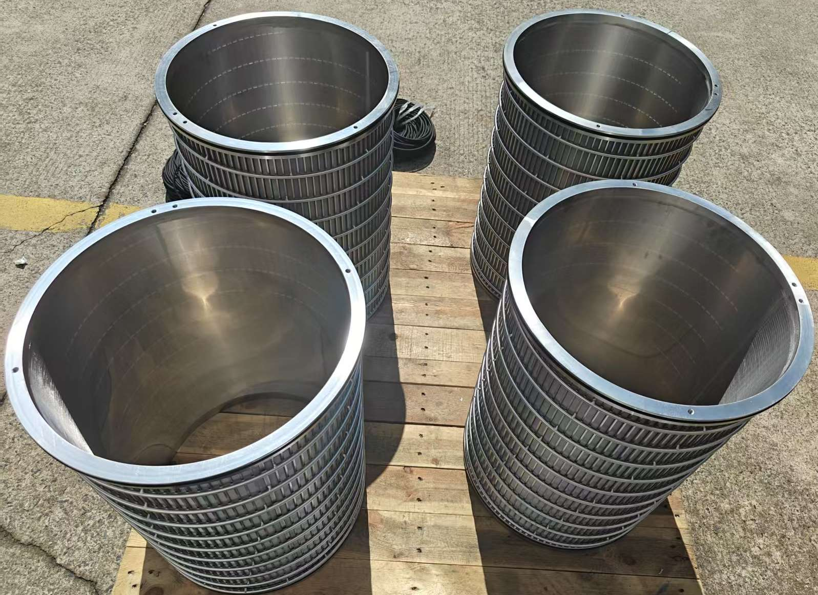 Chemical Wedge Wire Filter Basket 0.075-0.25mm Slot for Industrial Use