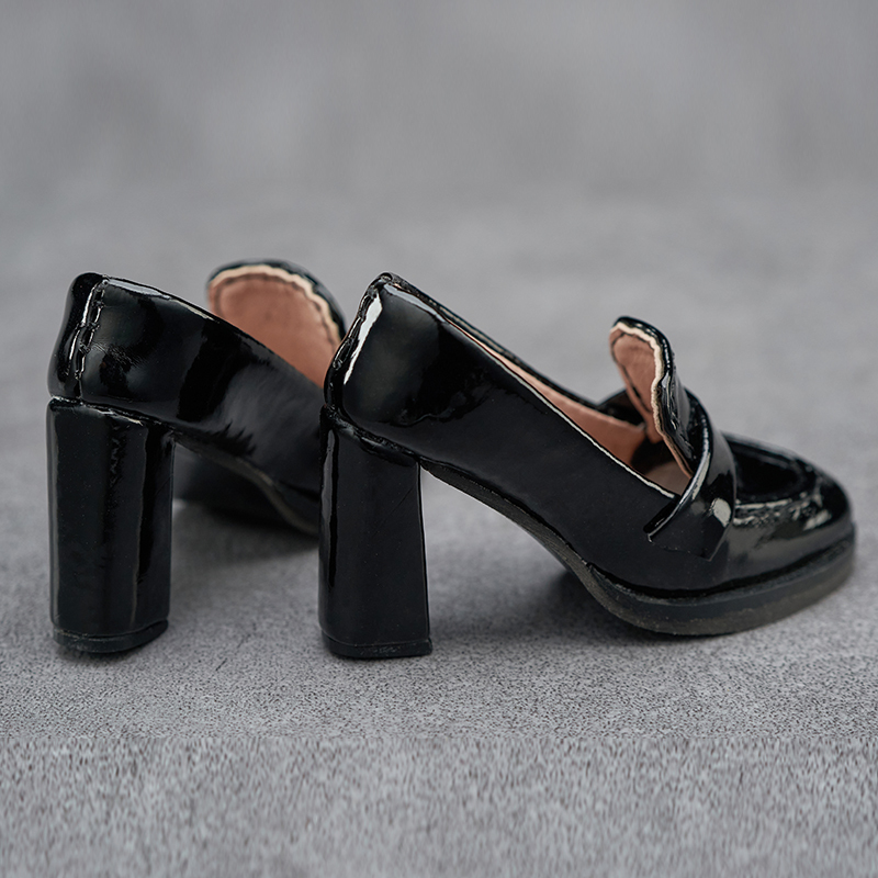 1/3 Youth vintage block heel court shoe