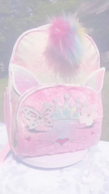 Cute cartoon embroidered cats, fashionable pink dolls, light blue backpacks, suitable for children aged 3 to 10 in kindergartens and primary schools.