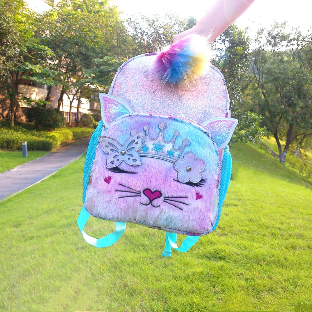 Cute cartoon embroidered cats, fashionable pink dolls, light blue backpacks, suitable for children aged 3 to 10 in kindergartens and primary schools.