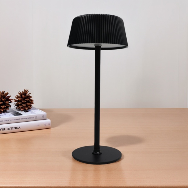 Dining table/desk lamp