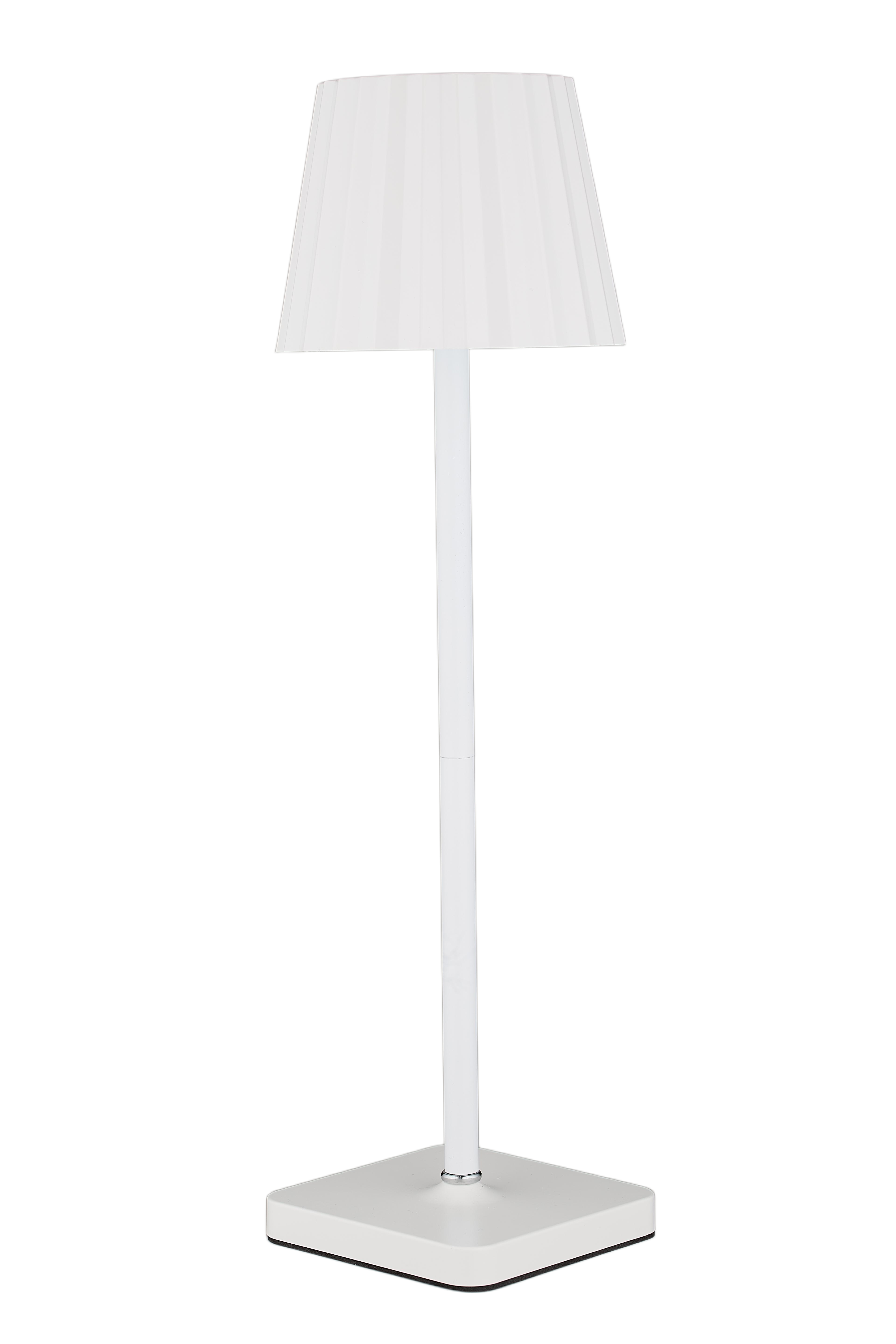 High-legged table lamps are used in dining tables and bars