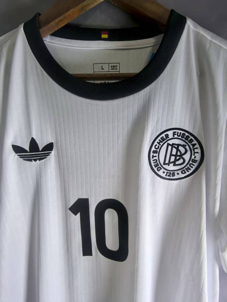 24-25 Germany's 125th anniversary