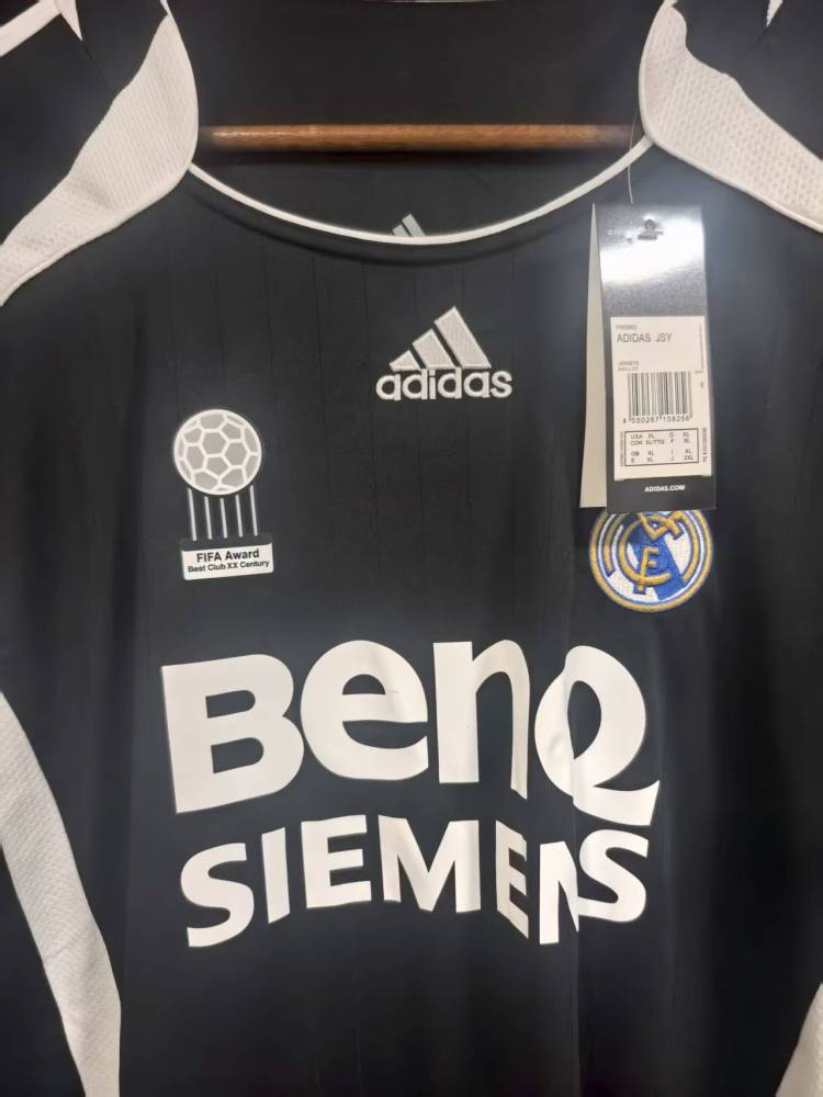 06-07Real Madrid away long sleeve