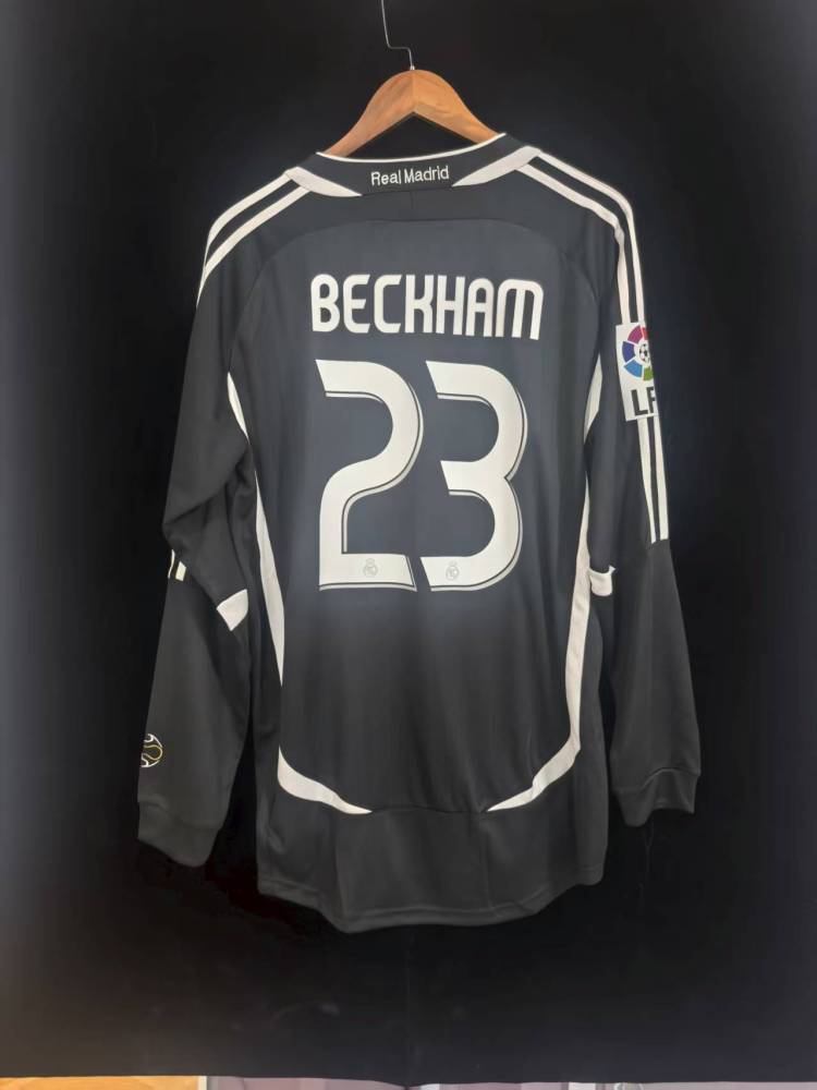 06-07Real Madrid away long sleeve
