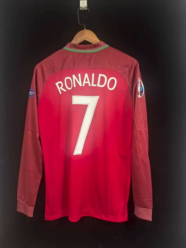 06-Portugal home.long sleeve