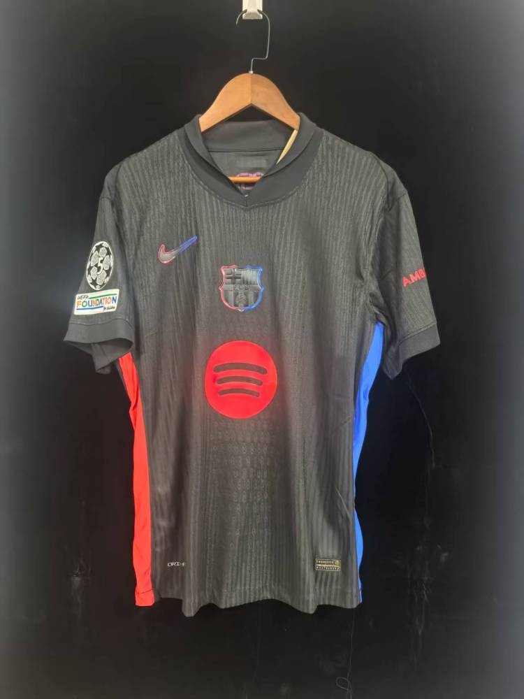 24-25 Barcelona away