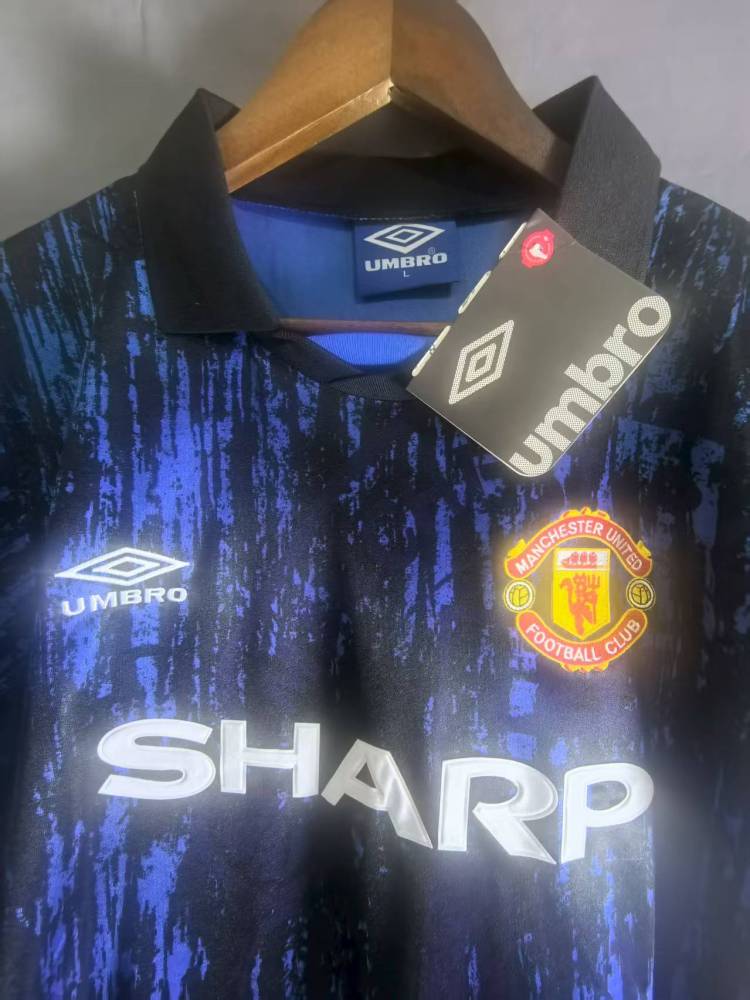 92-93 Manchester United away