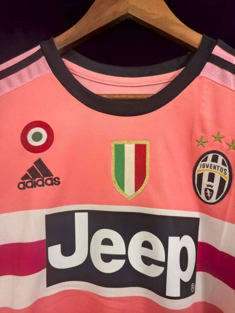 15-16 Juventus away
