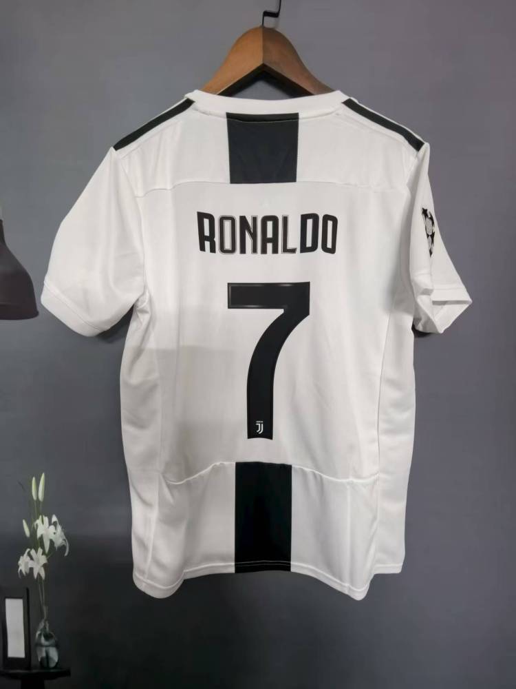 18-19 Juventus home
