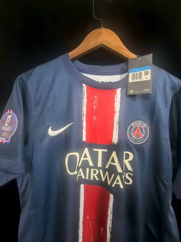 24-25 Paris home