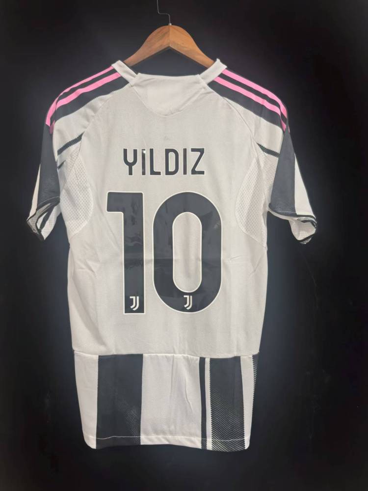 25-26 Juventus home