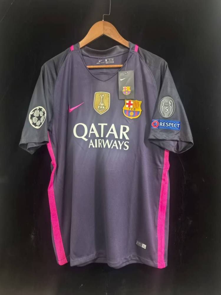 16-17 Barcelona away