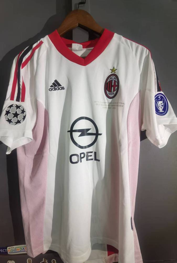 02-03AC Milan away