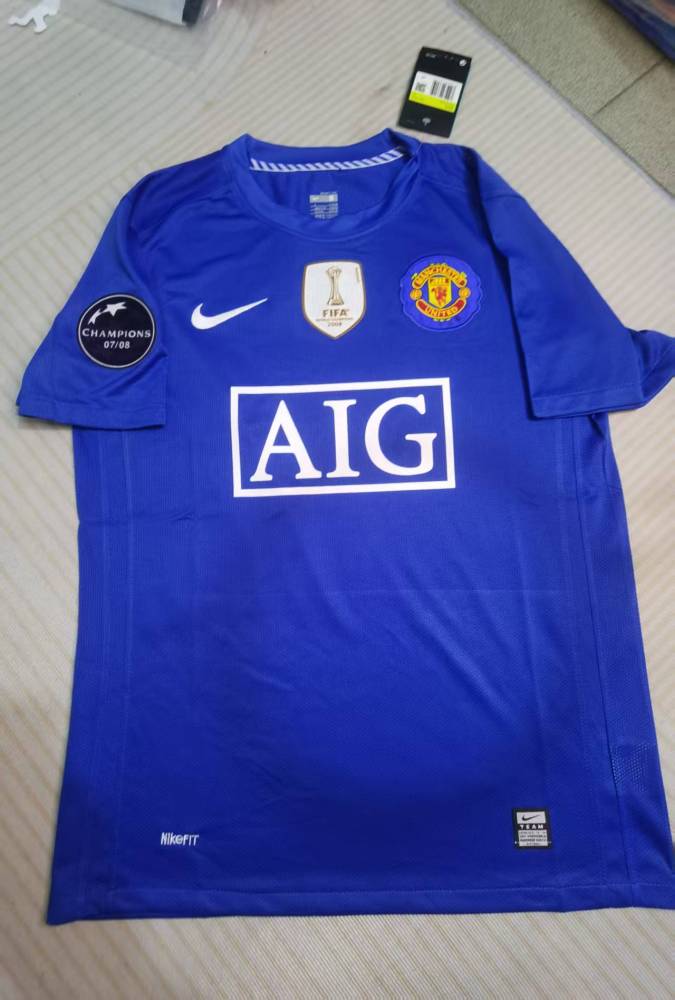 08-09 Manchester United away