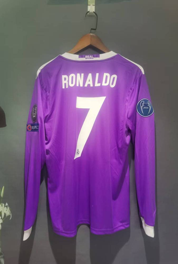 16–17Real Madrid away. long sleeve