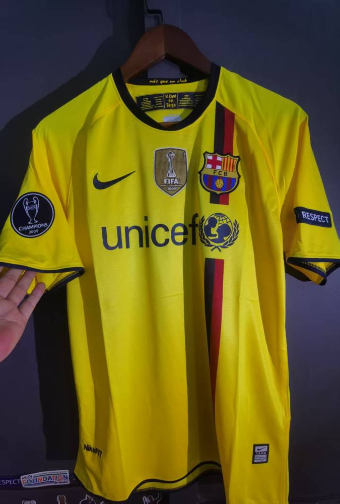 09-10 Barcelona away