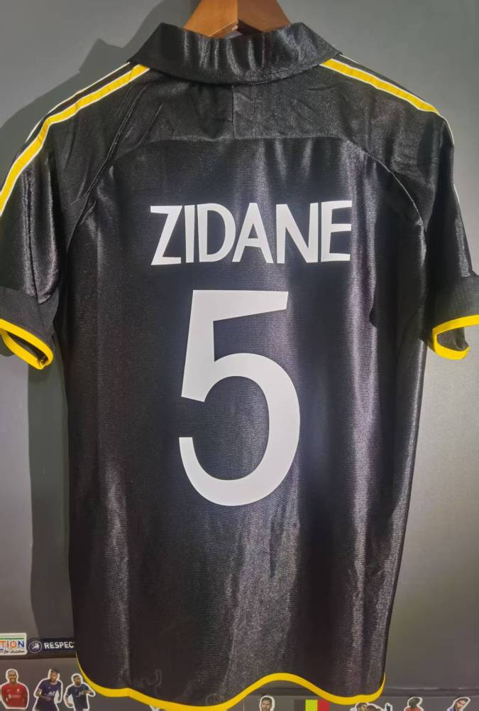 98-00 Real Madrid away
