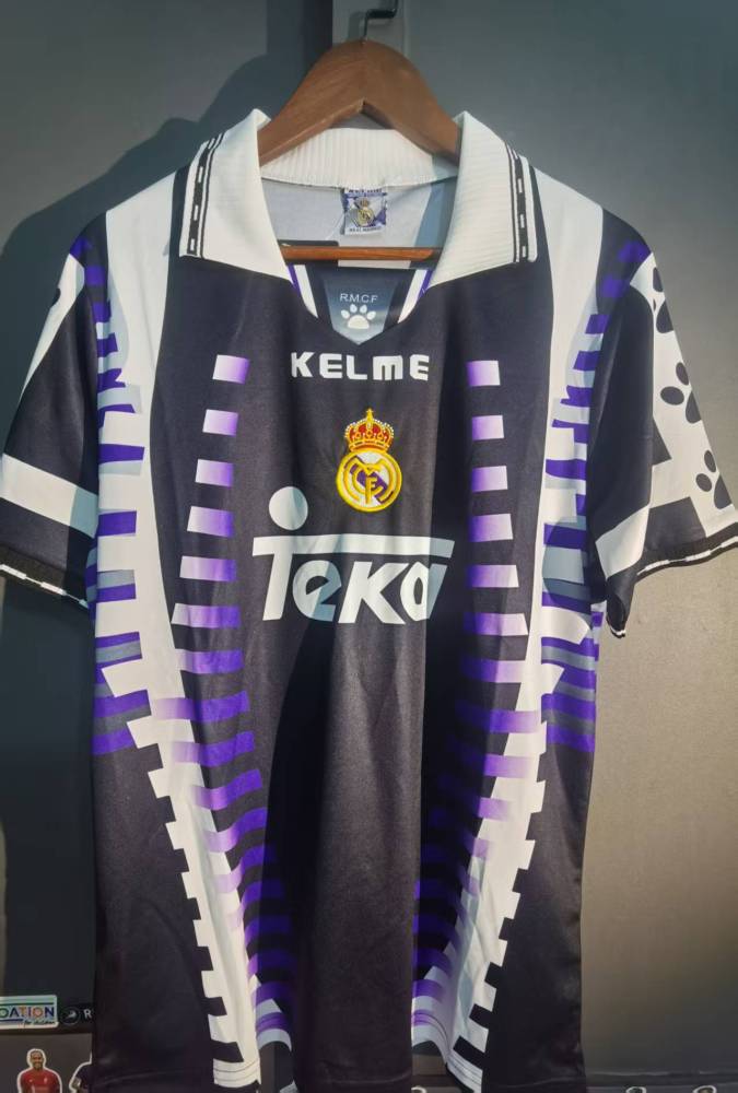 97-98 Real Madrid away