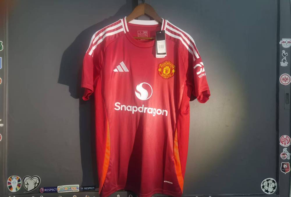 24-25 Manchester United home