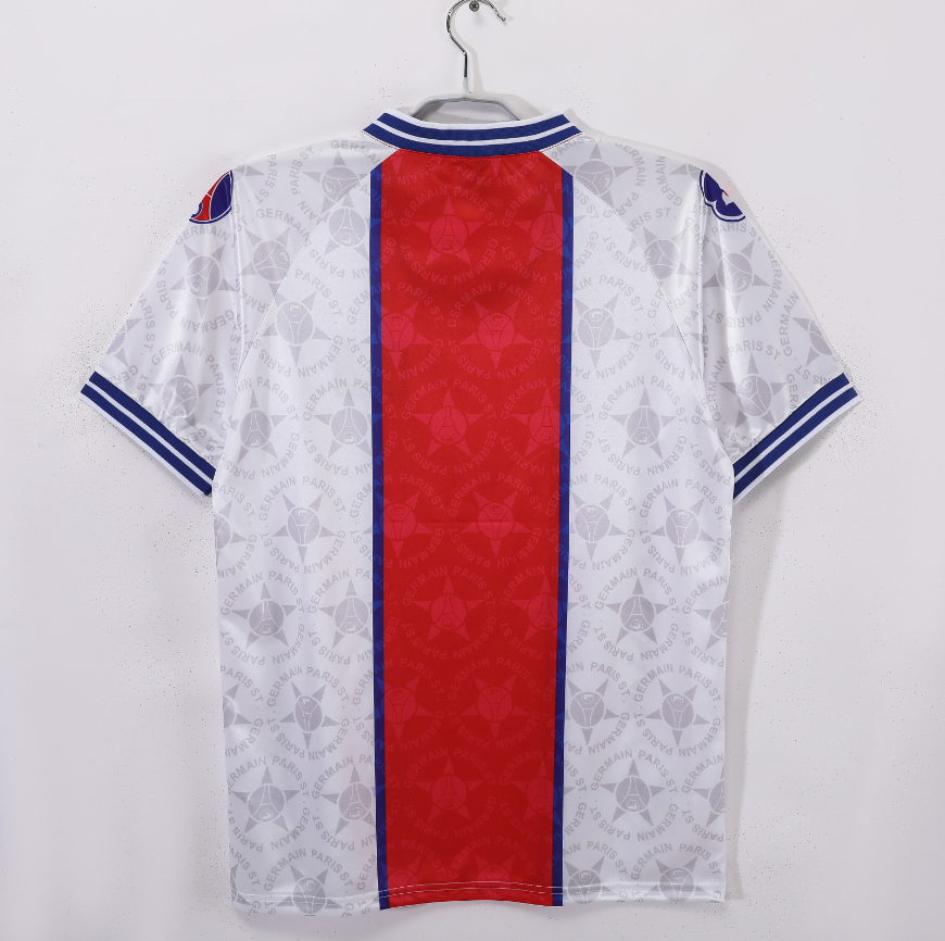 Paris Saint-Germain's away game in the 1994/95 season