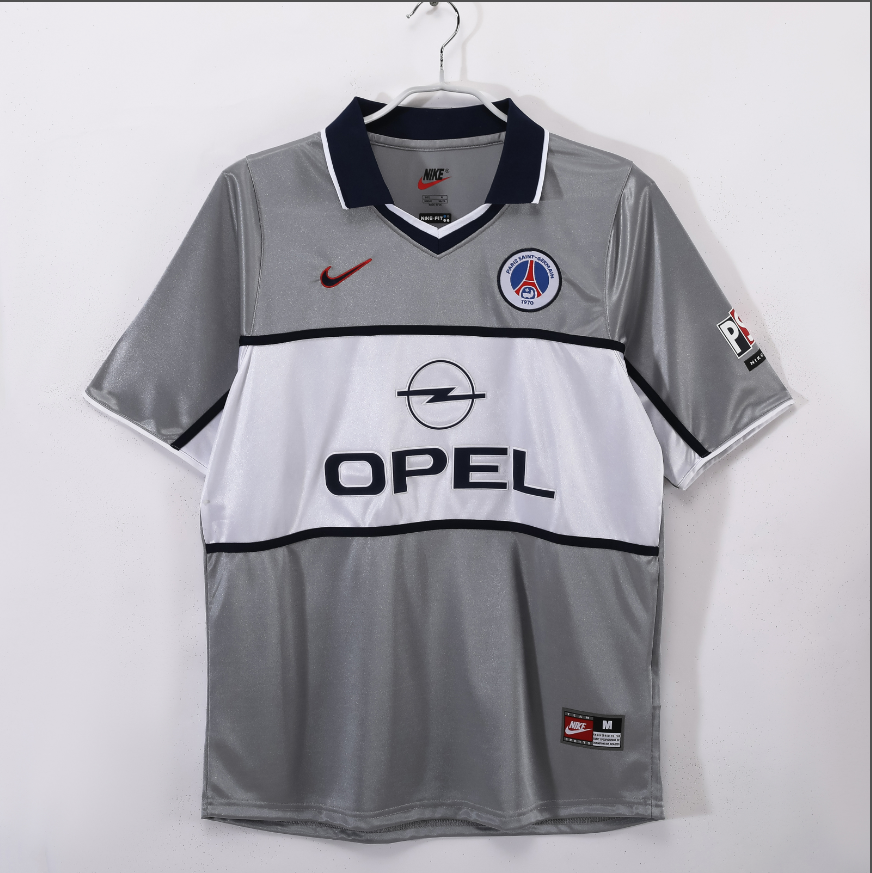 Paris Saint-Germain away games in the 2000/01 season