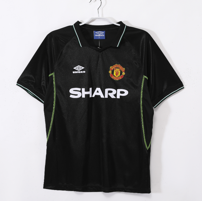 Manchester United's second away game in the 1998/99 season