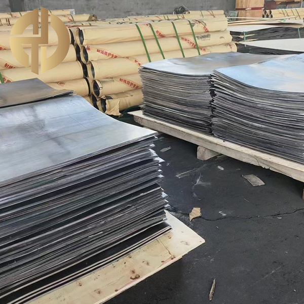 Lead-antimony alloy plate