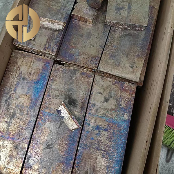 Lingot d'alliage plomb-bismuth
