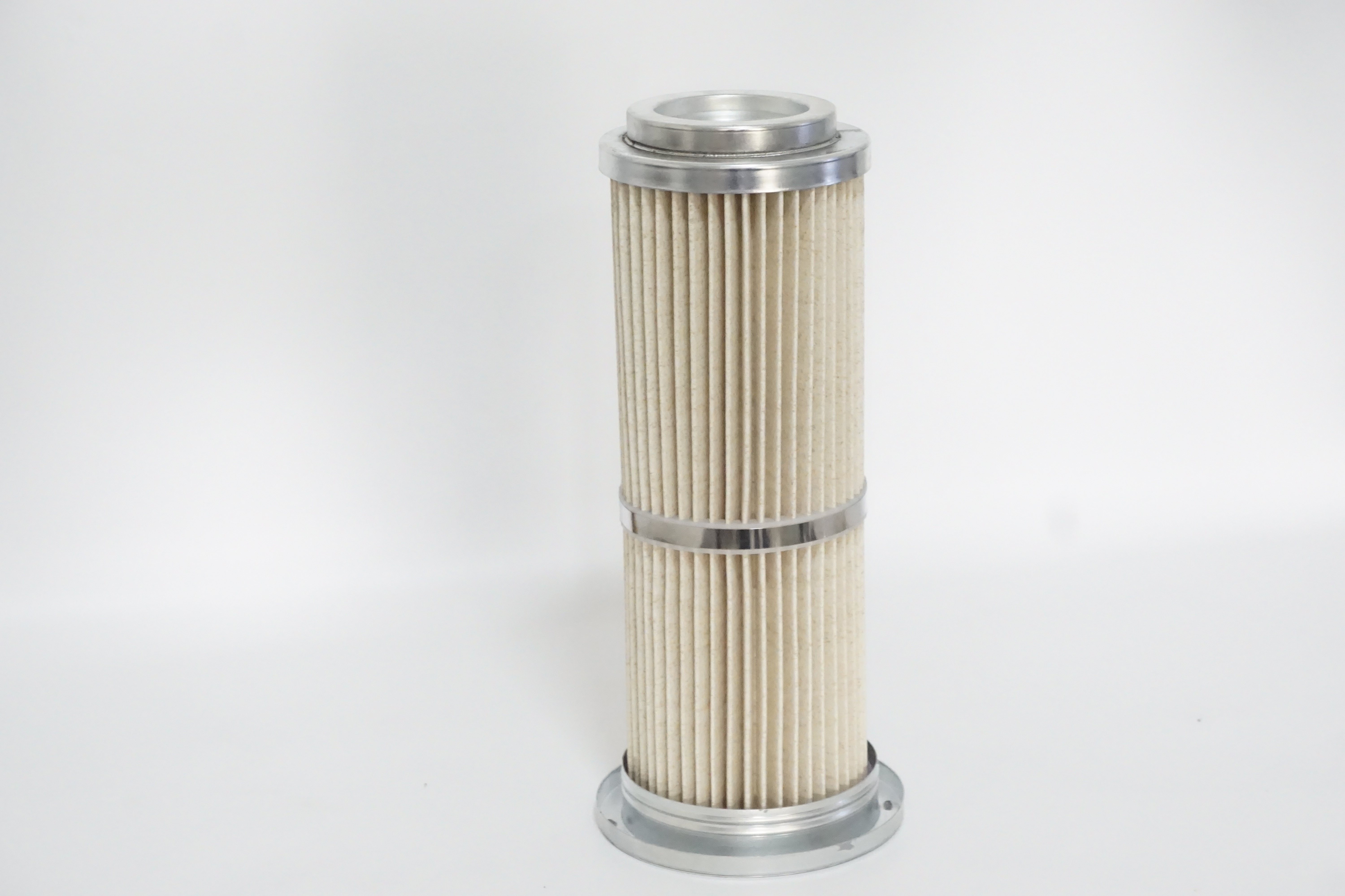 Low pressure differential filter cartridges with high quality