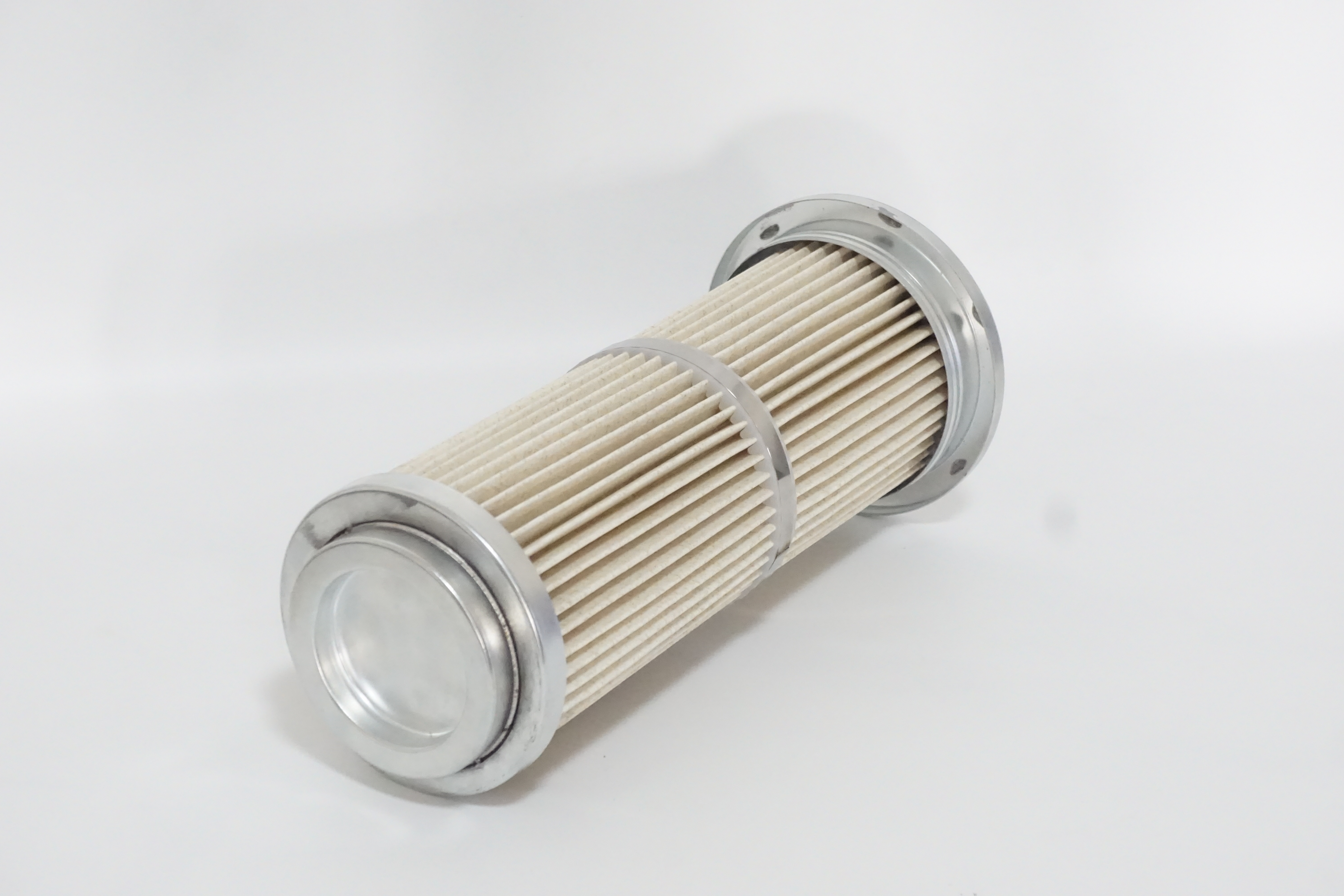 Low pressure differential filter cartridges with high quality