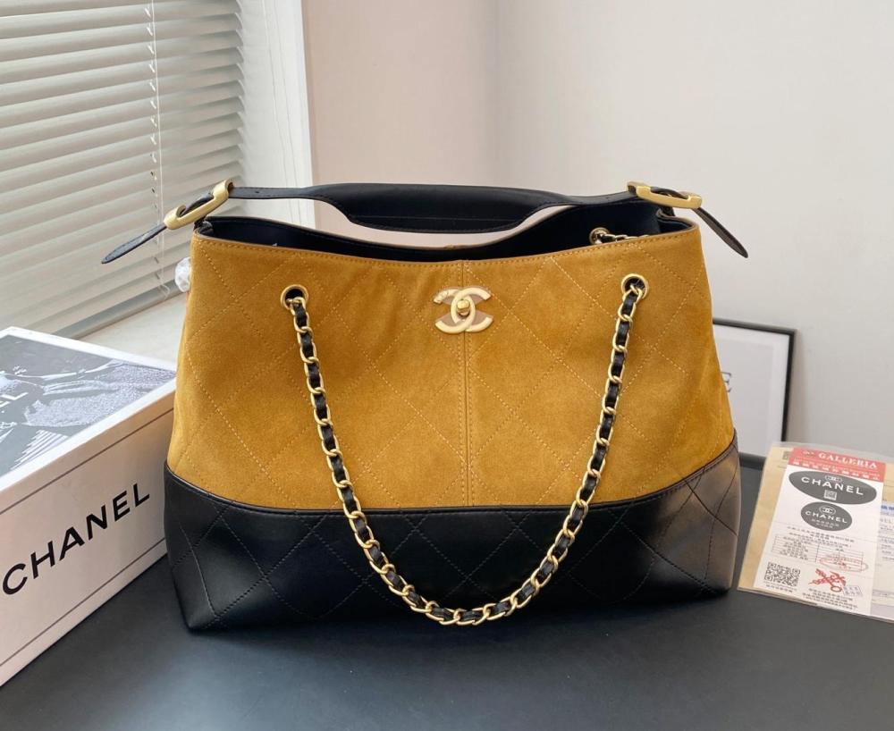 Chanel Shoulder Bag