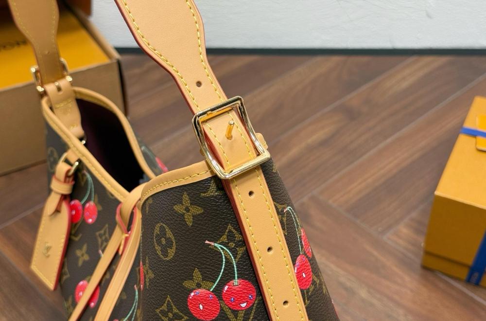 LV Carryall