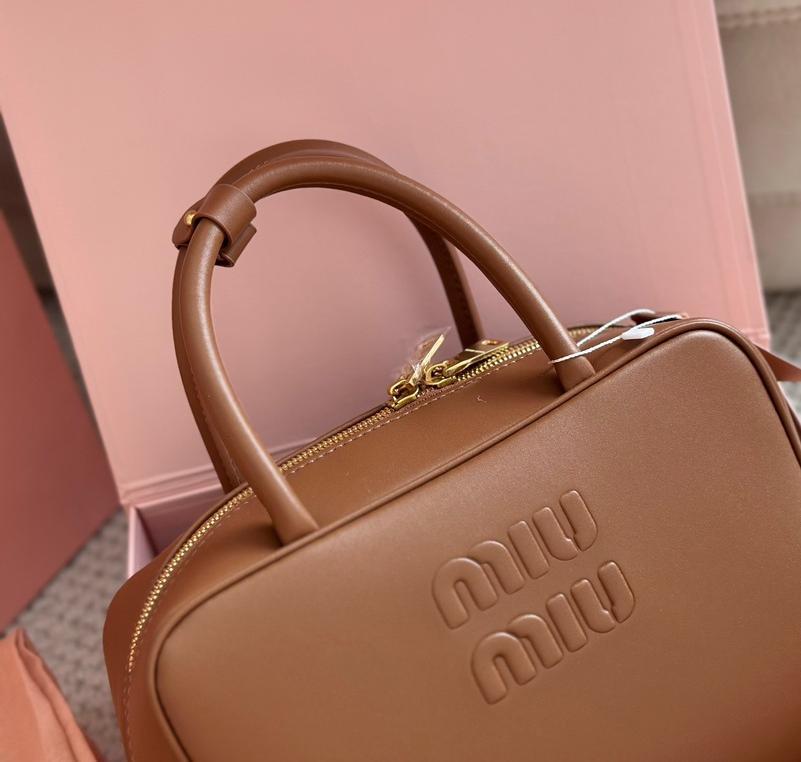 Miu Miu Arcadie
