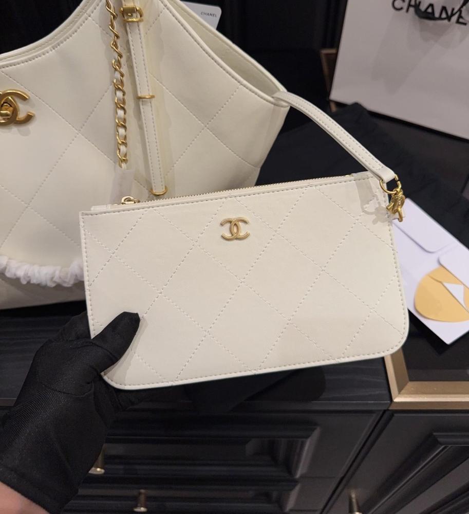 Chanel Hobo