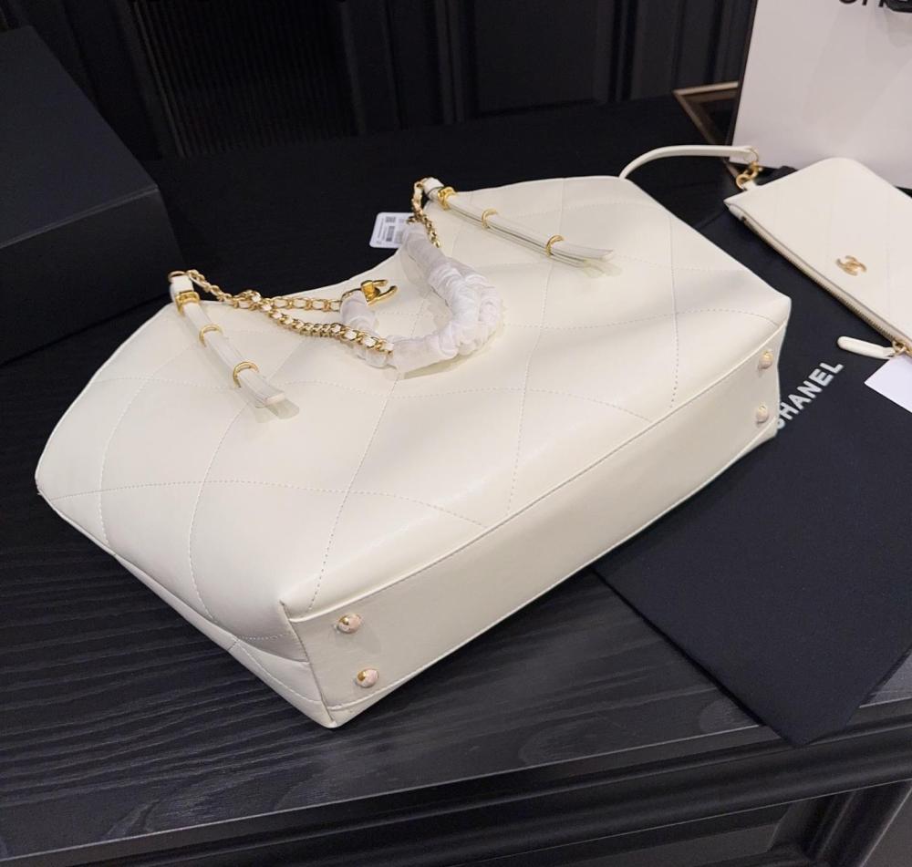 Chanel Hobo