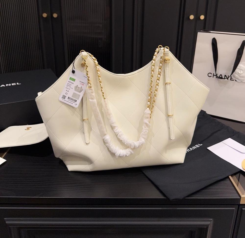 Chanel Hobo