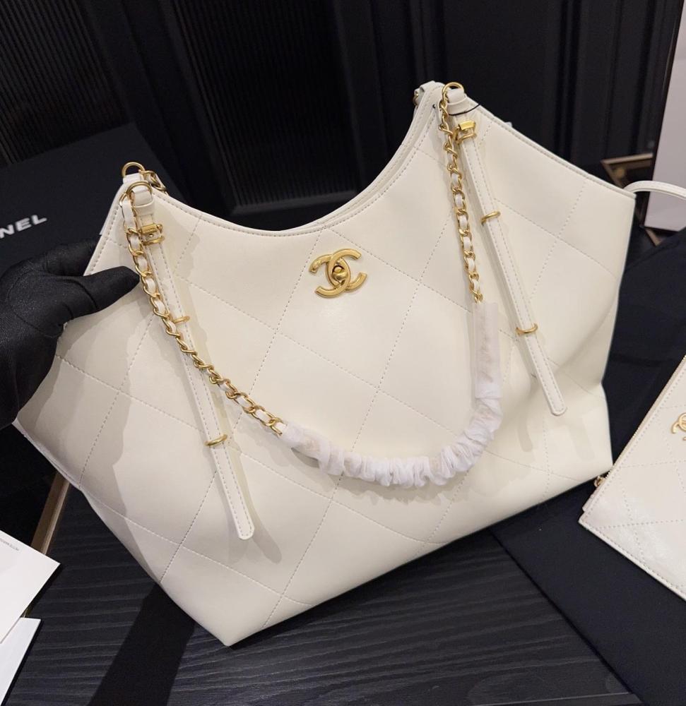 Chanel Hobo