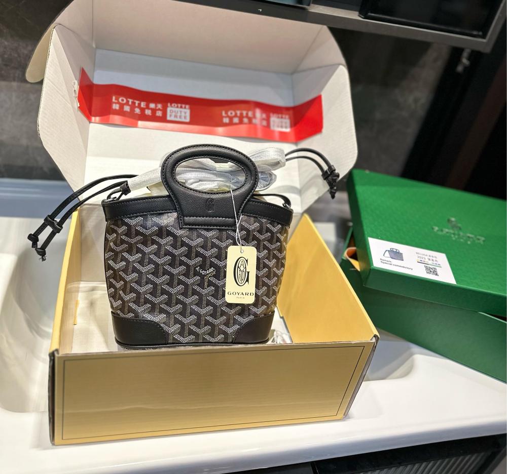 Goyard Mini beluga