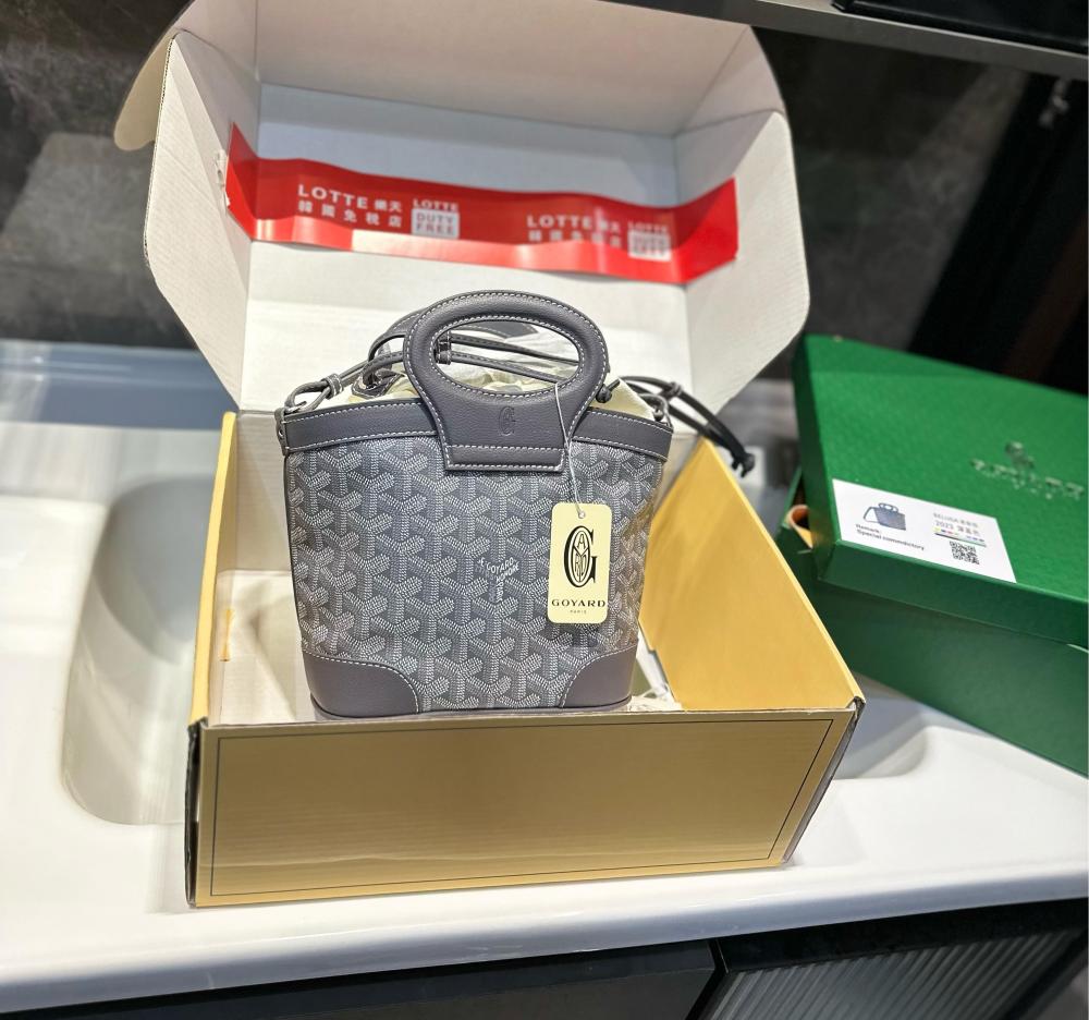 Goyard Mini beluga