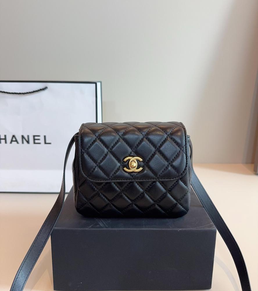 Chanel shoulder bag