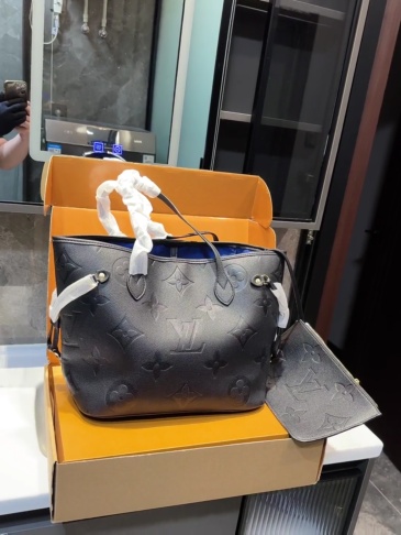 LV Neverfull
