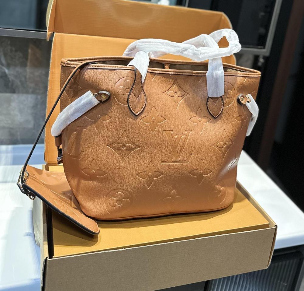 LV Neverfull