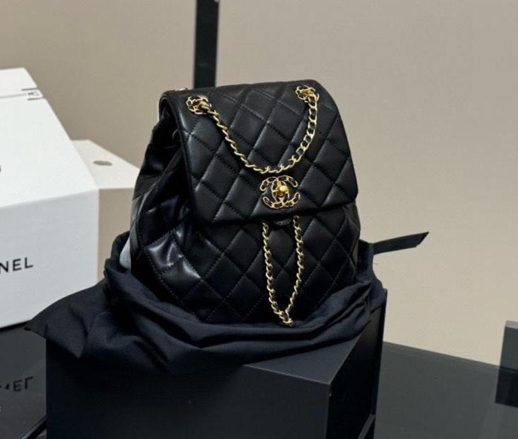 Chanel 24s