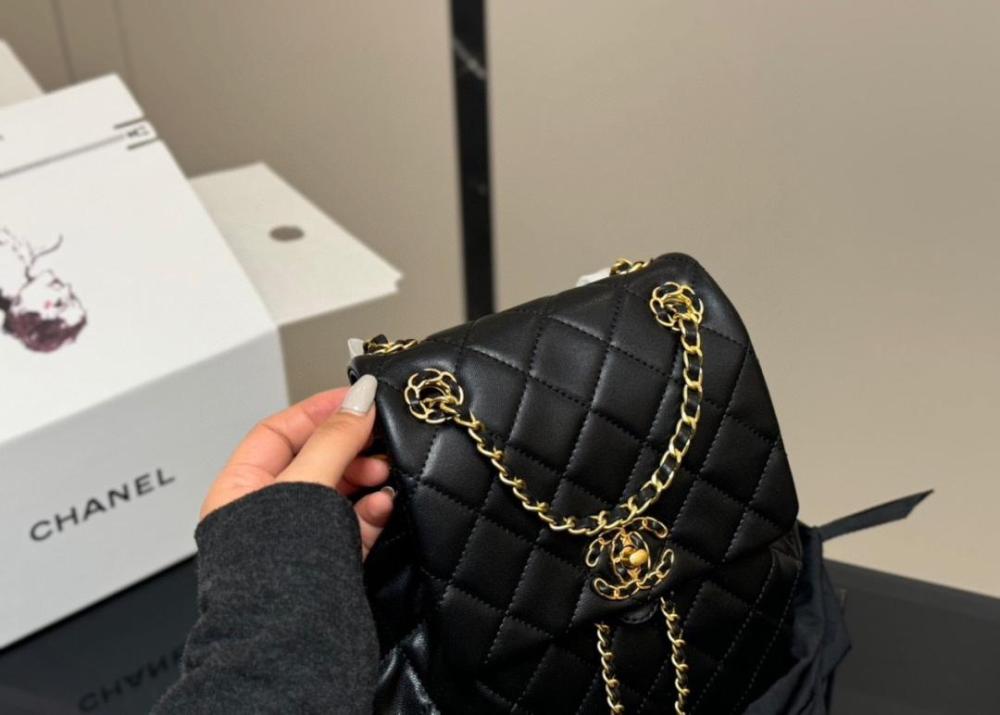 Chanel 24s
