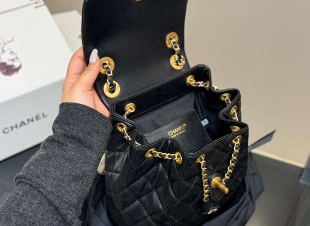 Chanel 24s
